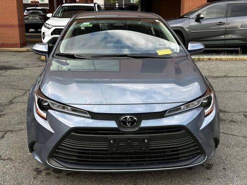 Used 2023 Toyota Corolla LE w/ Carpet Mat Package (TMS) FWD image 8