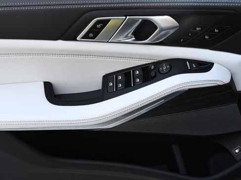 New 2026 BMW X5 xDrive50e w/ Executive Package image 24