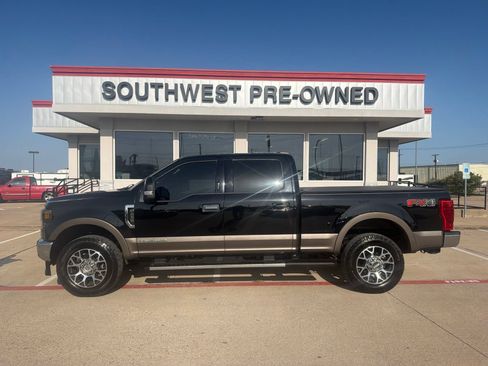 Used 2022 Ford F250 Lariat w/ Lariat Value Package AWD/4WD image 8