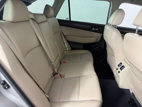 Used 2016 Subaru Outback 2.5i Limited AWD/4WD image 29