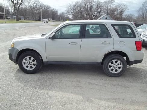 Used 2009 MAZDA Tribute i Sport FWD image 4