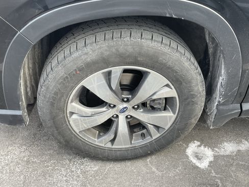 Certified 2023 Subaru Ascent Premium w/ Convenience Package image 12