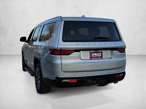 Used 2022 Jeep Wagoneer Series III w/ Flexible Seating Group image 7