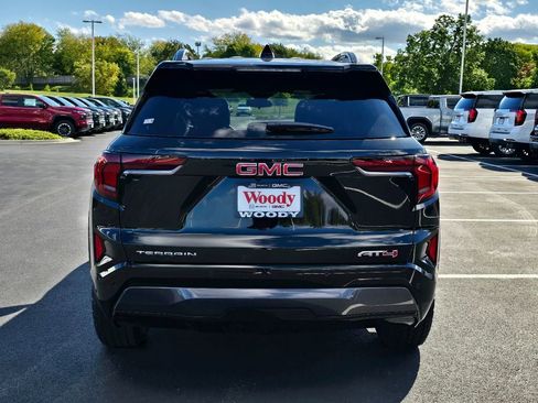 New 2026 GMC Terrain AT4 AWD/4WD image 9