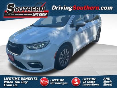 Used 2023 Chrysler Pacifica Touring-L