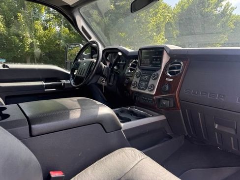 Used 2015 Ford F250 Lariat w/ Lariat Ultimate Package AWD/4WD image 27