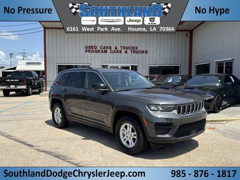 Used 2024 Jeep Grand Cherokee Laredo RWD image 1
