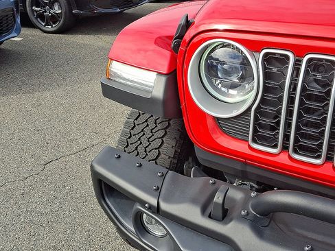 Certified 2025 Jeep Wrangler Unlimited Sahara AWD/4WD image 20