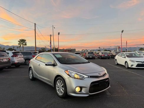 Used 2014 Kia Forte Koup EX FWD image 12