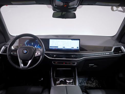 Used 2025 BMW X5 xDrive40i w/ Parking Assistance Package image 10