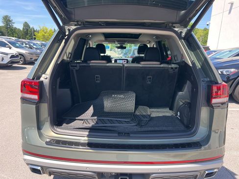 Certified 2024 Volkswagen Atlas Peak Edition SE AWD/4WD image 35
