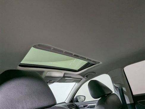 Used 2018 Volkswagen Passat 2.0T SEL Premium image 24