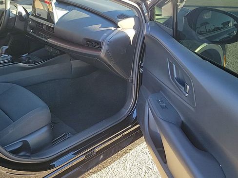 Used 2023 Toyota Prius Prime SE image 27
