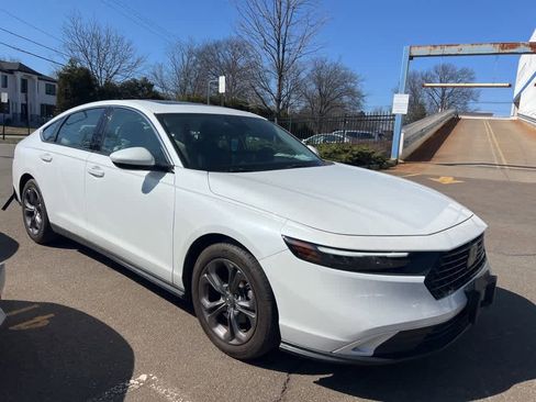 Used 2023 Honda Accord EX image 14