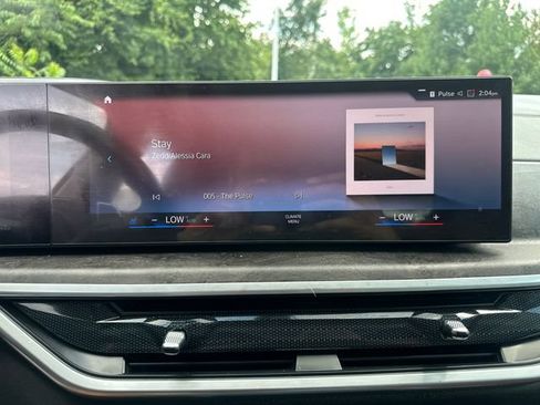 Used 2023 BMW X7 xDrive40i w/ Premium Package AWD/4WD image 37