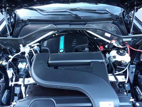 Used 2018 BMW X5 xDrive40e AWD/4WD image 14
