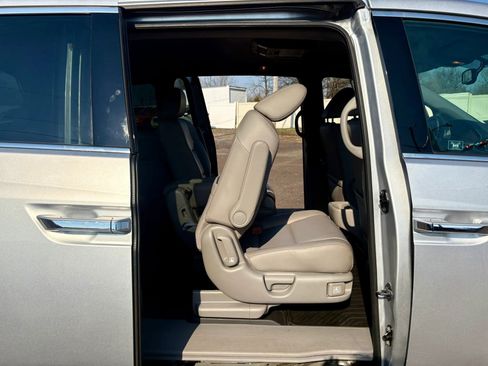 Used 2012 Honda Odyssey Touring image 29