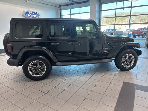 Used 2019 Jeep Wrangler Unlimited Sahara image 19