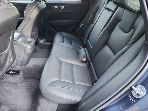 Used 2023 Volvo XC60 B5 Plus w/ Climate Package AWD/4WD image 14