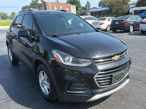 Used 2020 Chevrolet Trax LT FWD image 3