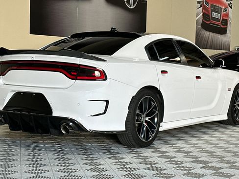 Used 2017 Dodge Charger R/T Scat Pack image 4