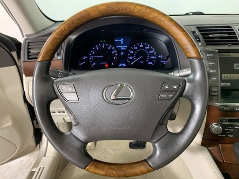 Used 2012 Lexus LS 460 AWD image 22