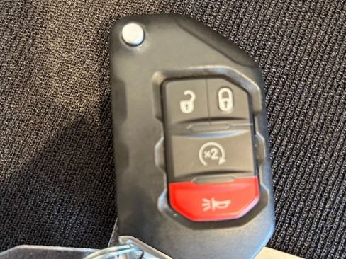 Used 2024 Jeep Wrangler Unlimited Sahara AWD/4WD image 27