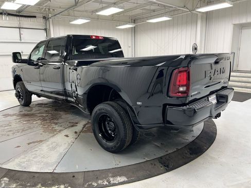 New 2026 RAM 3500 Big Horn AWD/4WD image 4