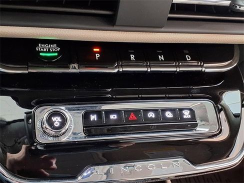 Certified 2025 Lincoln Corsair FWD image 19