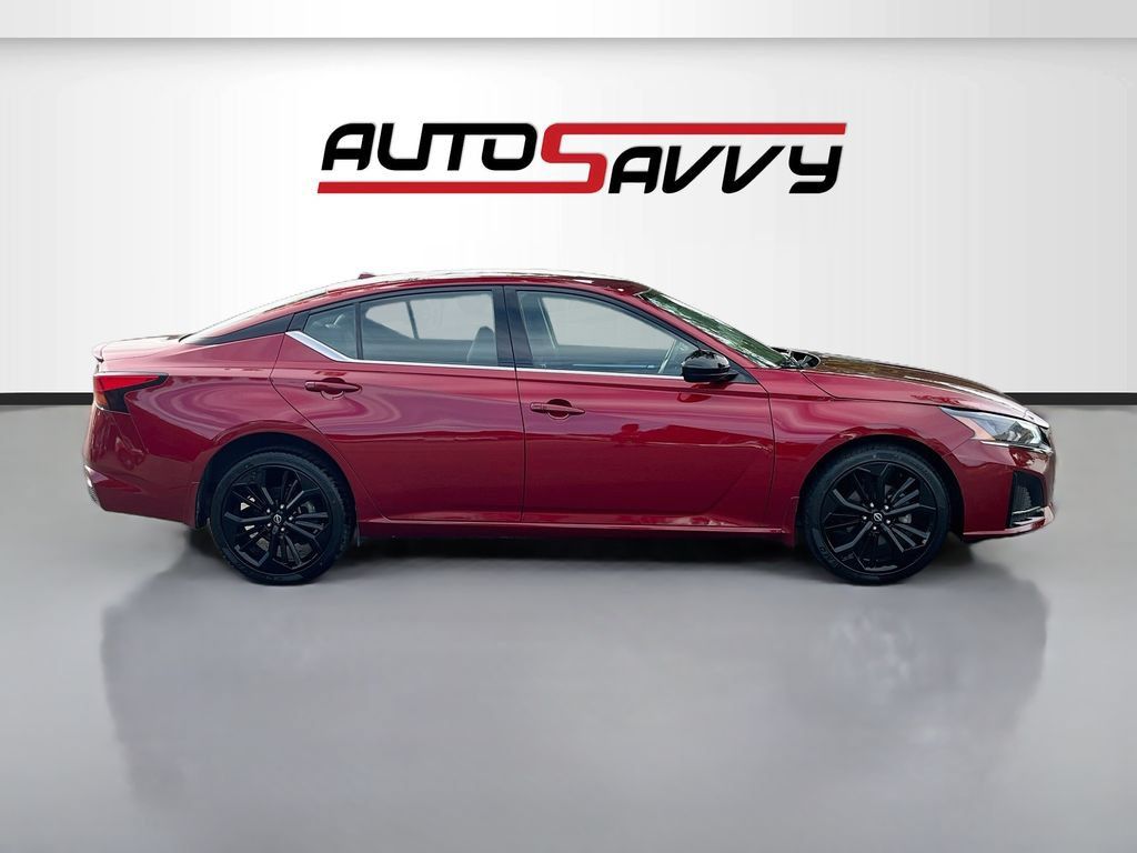 Used 2023 Nissan Altima 2.5 SR AWD/4WD image 8