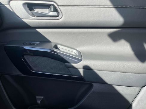 New 2025 Nissan Pathfinder S image 22
