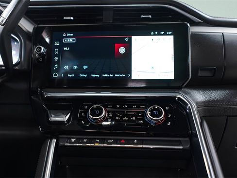 Used 2024 GMC Sierra 3500 Denali image 14