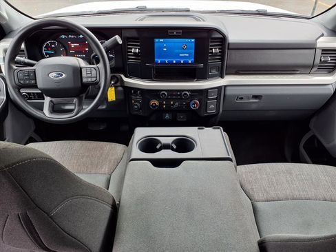 Used 2025 Ford F350 XLT image 8