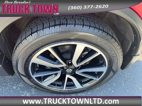 Used 2017 Nissan Rogue SL w/ SL Premium Package AWD/4WD image 33