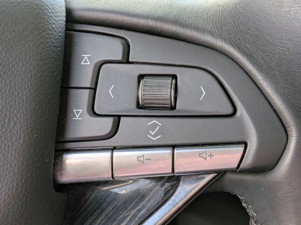 Used 2022 Cadillac XT6 Premium Luxury w/ Technology Package FWD image 37