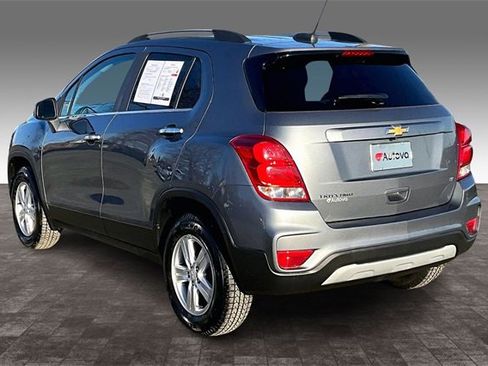 Used 2019 Chevrolet Trax LT w/ LT Convenience Package image 4
