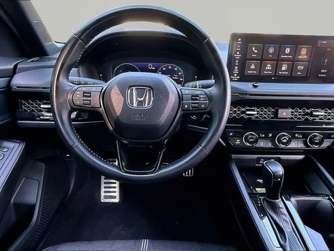 Used 2025 Honda Accord Sport image 9