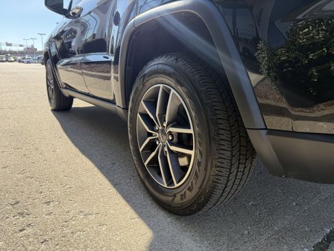 Used 2020 Jeep Grand Cherokee Limited image 14