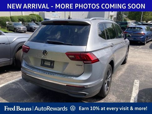 Certified 2023 Volkswagen Tiguan SE w/ Panoramic Sunroof Package AWD/4WD image 6