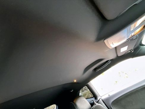 Used 2015 Dodge Challenger SRT image 22