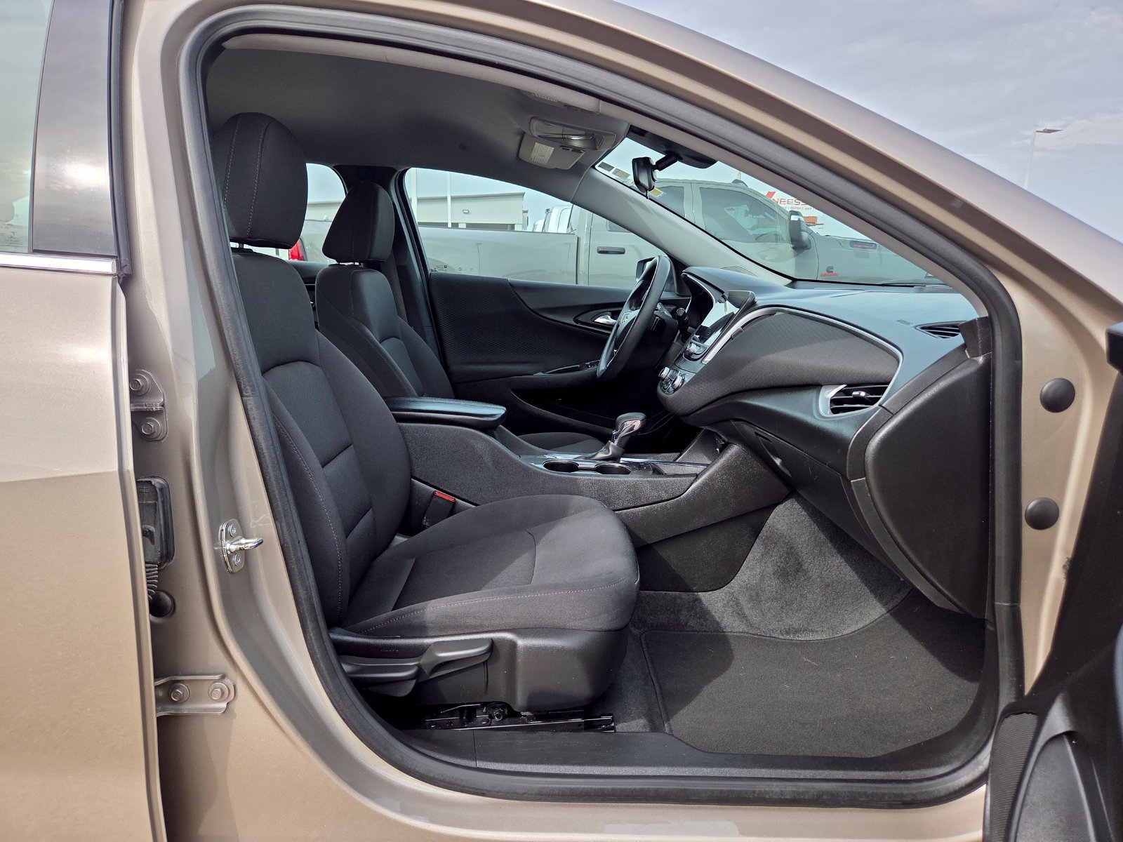 Used 2024 Chevrolet Malibu LT FWD image 19