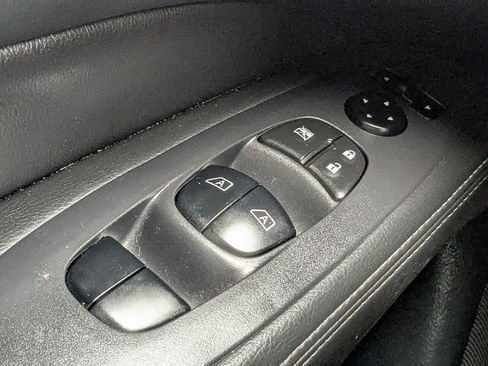 Used 2020 Nissan Pathfinder SL w/ Cargo Package image 27