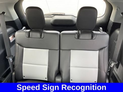 Used 2024 Ford Explorer XLT w/ Equipment Group 202A AWD/4WD image 29