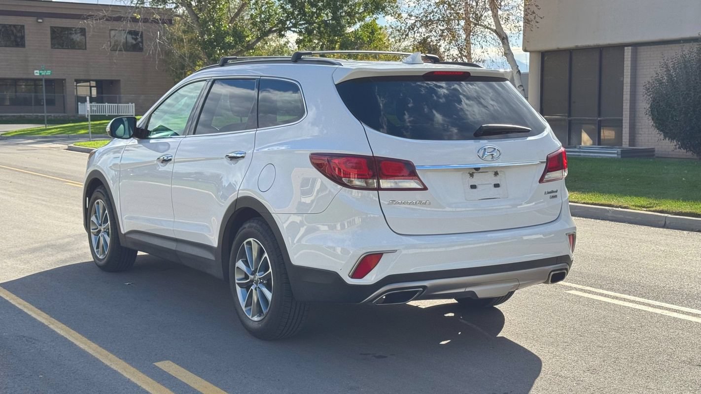 Used 2017 Hyundai Santa Fe Limited AWD/4WD image 3