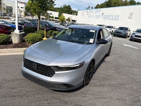 Used 2025 Honda Accord SE image 3