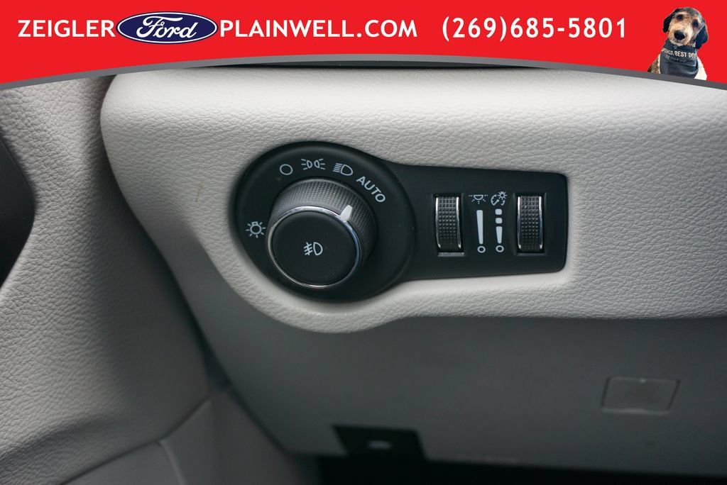 Used 2024 Chrysler Pacifica Touring-L FWD image 31