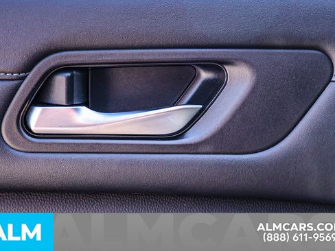 Used 2023 Nissan Pathfinder SL image 44