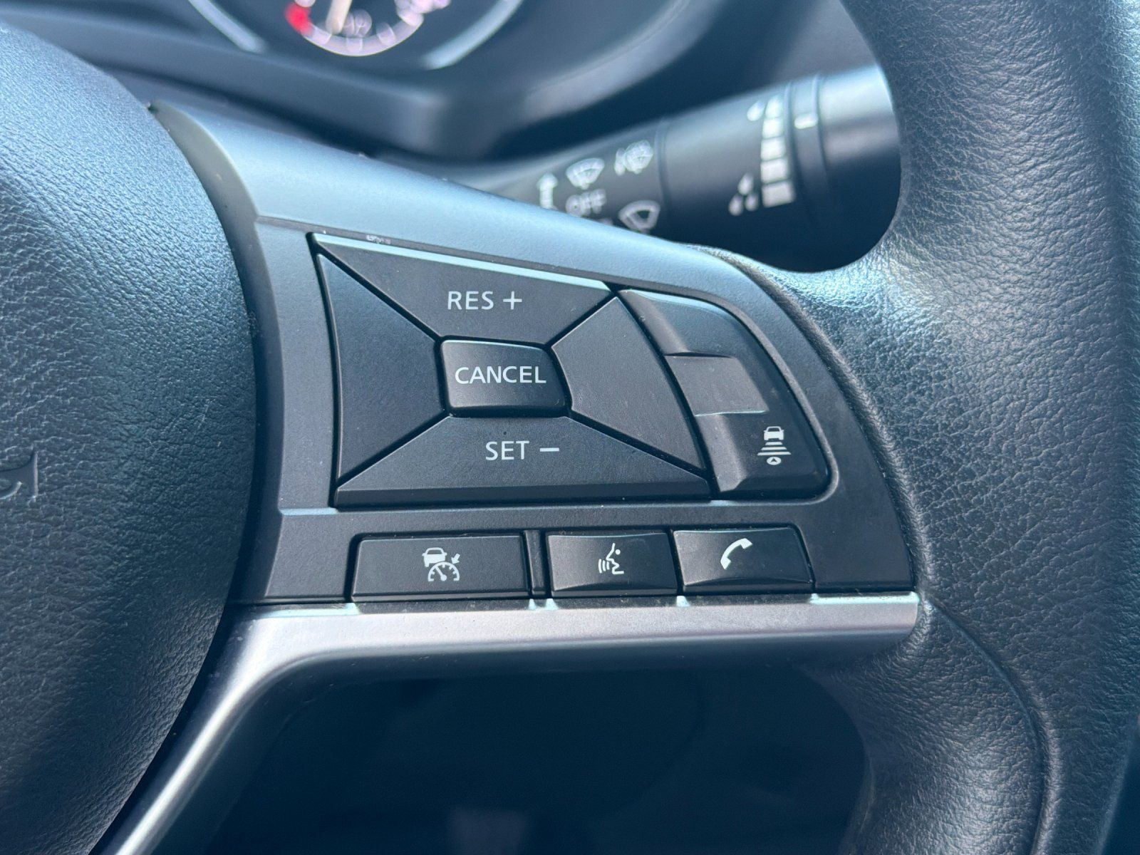 Used 2024 Nissan Sentra SV w/ Lighting Package FWD image 29