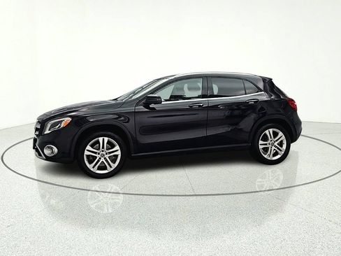 Used 2020 Mercedes-Benz GLA 250 4MATIC w/ Premium Package image 4