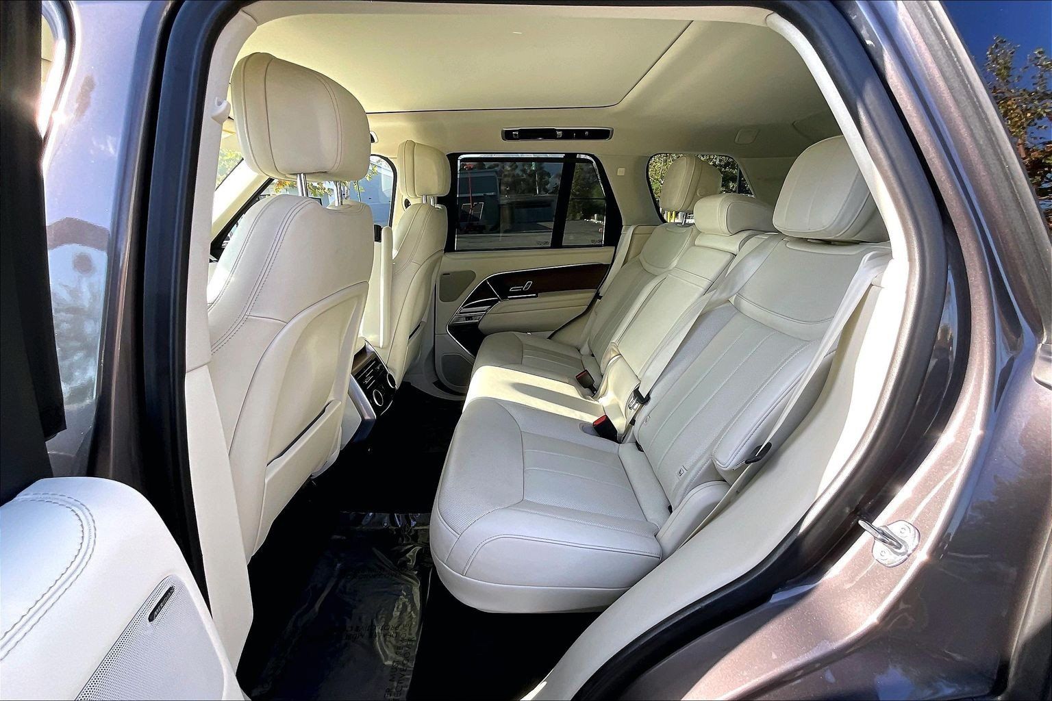 Certified 2024 Land Rover Range Rover SE AWD/4WD image 20